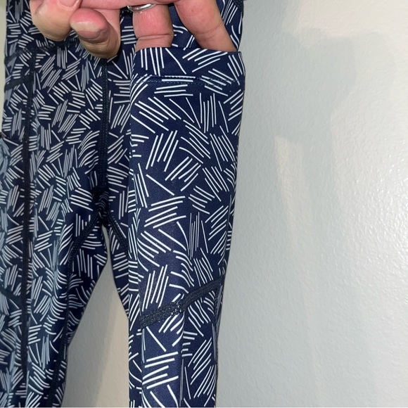 ZYIA Active Haystacks Light N Tight pockets Leggings - Picture 6 of 15